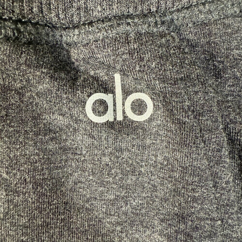 ALO Yoga Leggings Women Size XS W26 L30 Gray Stretch Mesh Legs Pockets Gym EUC - Picture 6 of 9